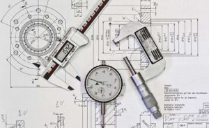 Messwerkzeuge auf technischer Zeichnung